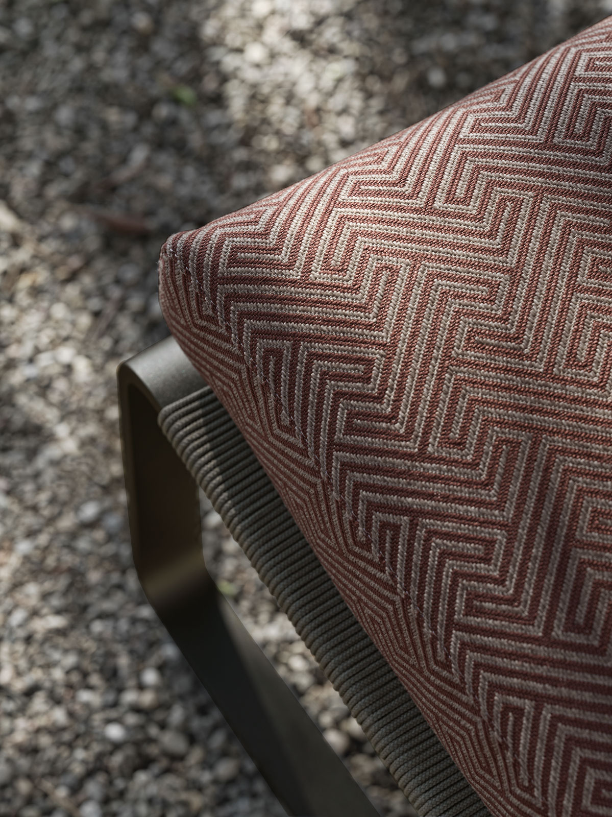 Фото 3 - Уличное кресло Phoenix коричневое 